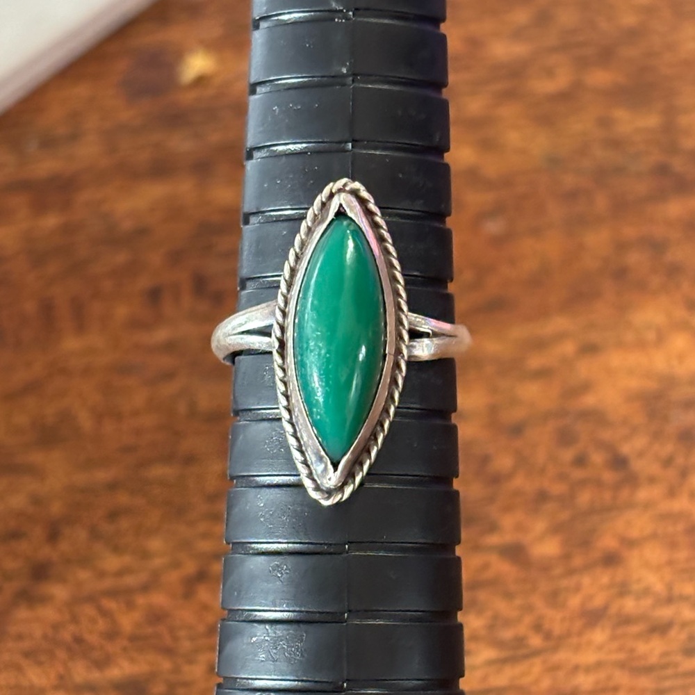 Vintage Sterling Green Ring Sz 7 Western Boho